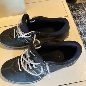 Women's golf shoes excellent condition Size 7